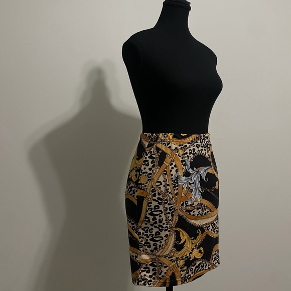 Chain Print Skirt - Picture 4 of 8